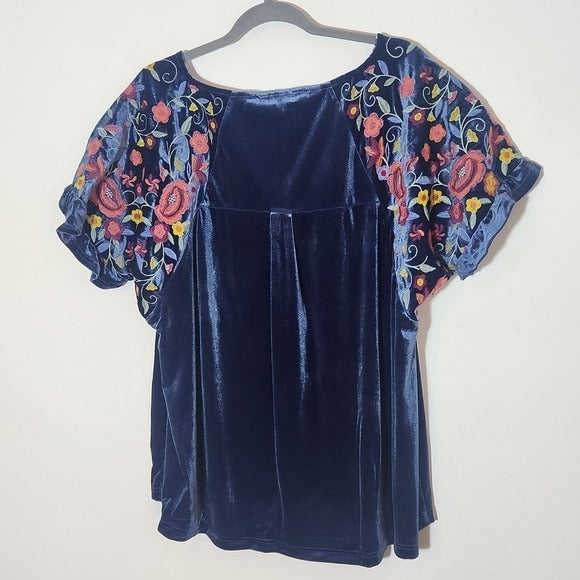 Umgee Blue Velvet Boho Top With Embroidered Floral Sleeves Size XL NWT