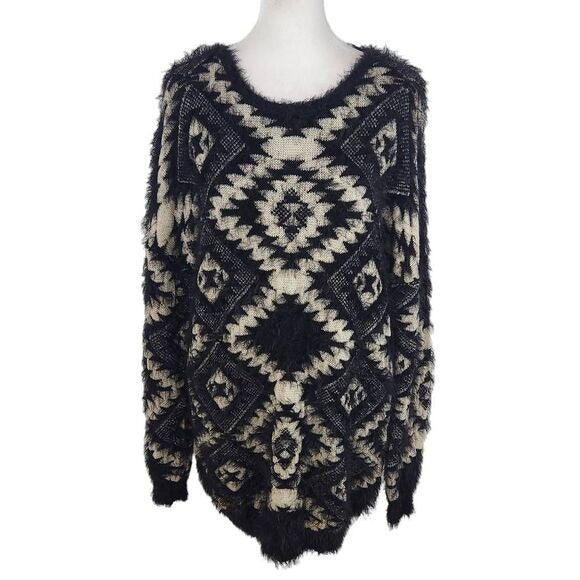 Gianni Binni Black Oversized Aztec Sweater Size Small Fuzzy Eyelash Sweater