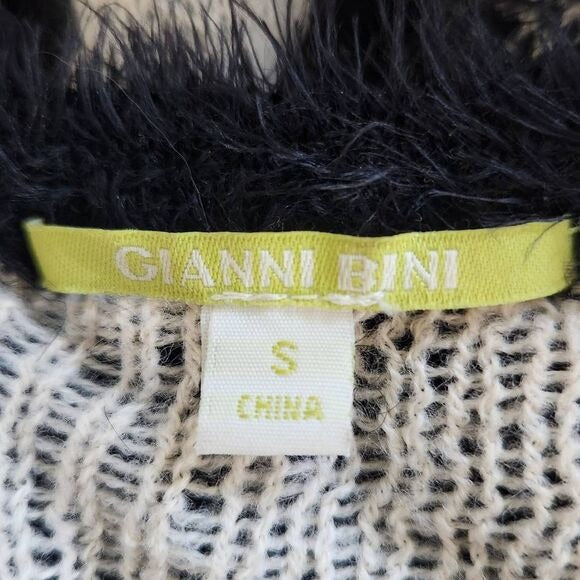 Gianni Binni Black Oversized Aztec Sweater Size Small Fuzzy Eyelash Sweater