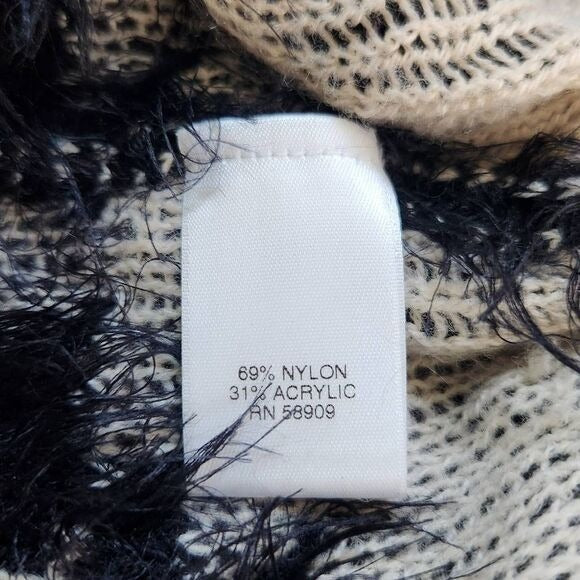 Gianni Binni Black Oversized Aztec Sweater Size Small Fuzzy Eyelash Sweater