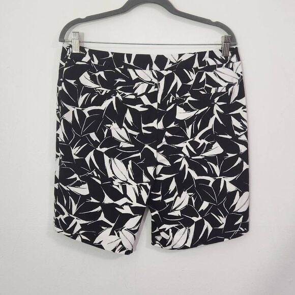 Mario Serrani Black and White Bermuda Shorts Size 10 Tropical Print Shorts