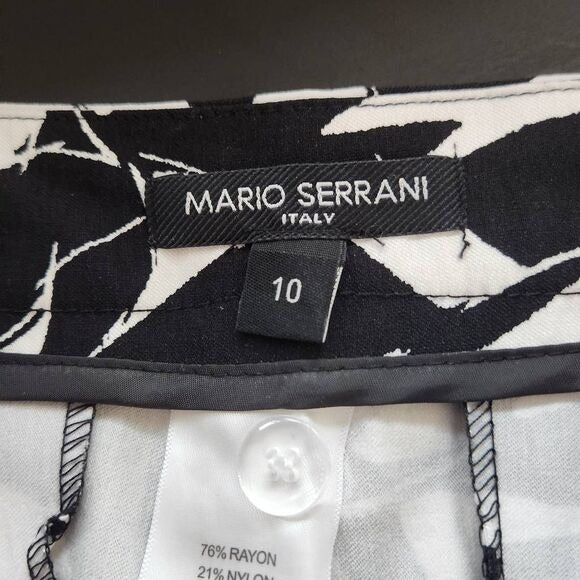 Mario Serrani Black and White Bermuda Shorts Size 10 Tropical Print Shorts