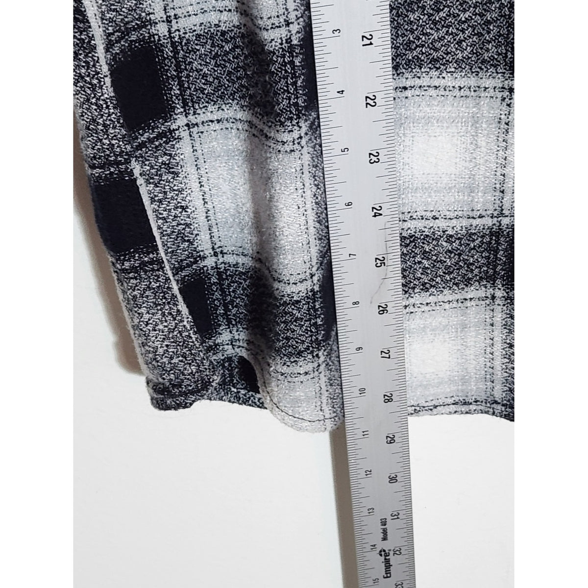 The Stronghold Gray and Black Plaid Button Down Shirt NWT Size Medium