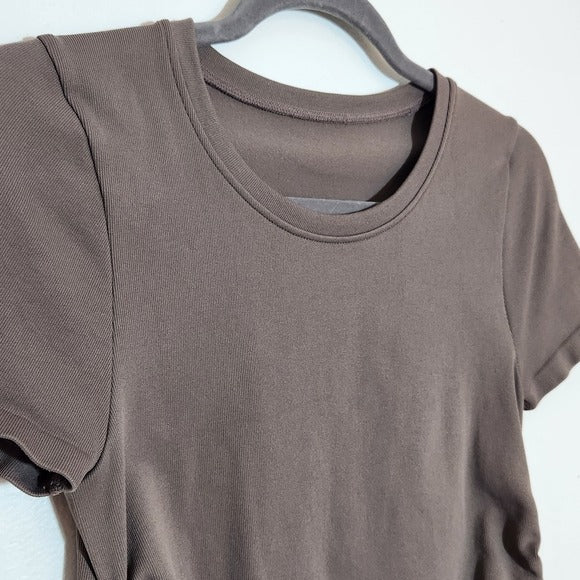 OQQ Brown Short Sleeve Ruched Top Size Medium
