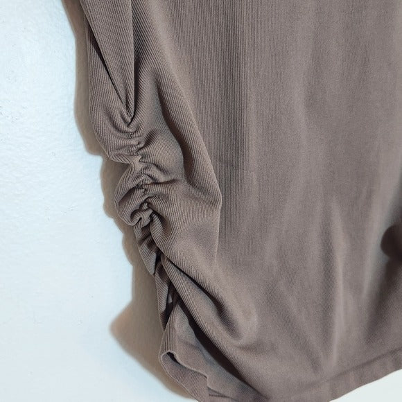 OQQ Brown Short Sleeve Ruched Top Size Medium