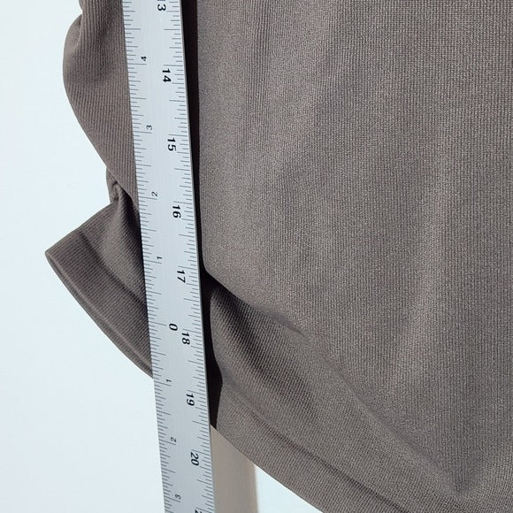 OQQ Brown Short Sleeve Ruched Top Size Medium