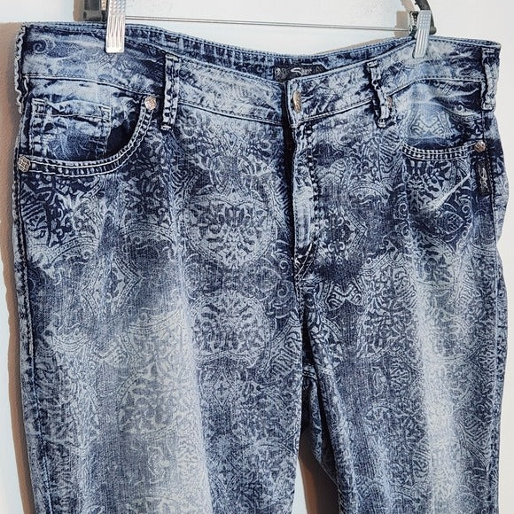 Silver Capri Distressed Jeans with Boho Pattern Size 24