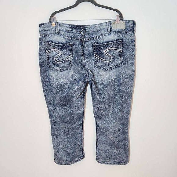 Silver Capri Distressed Jeans with Boho Pattern Size 24