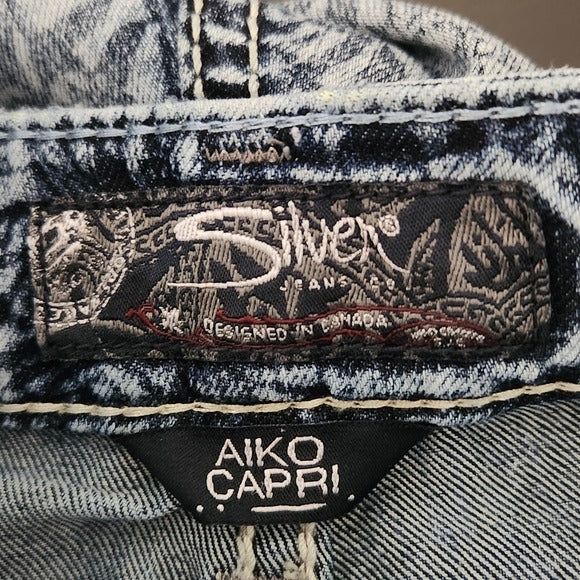 Silver Capri Distressed Jeans with Boho Pattern Size 24