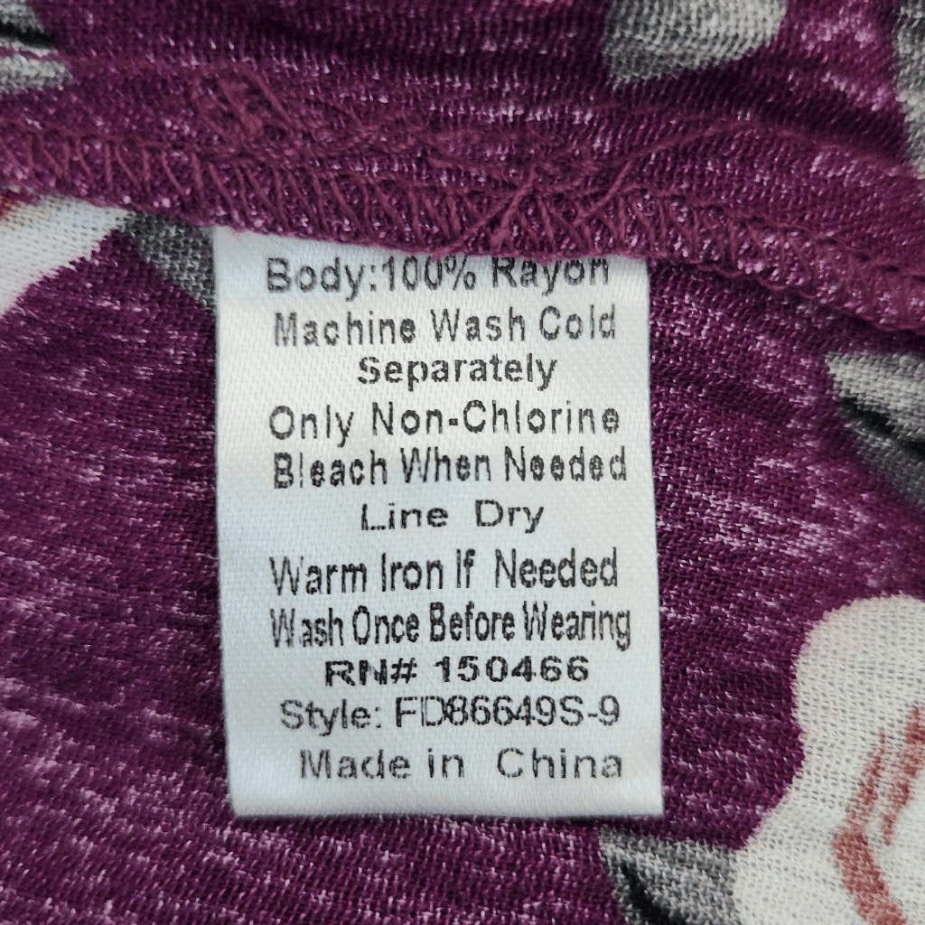 Fun2Fun Plum Floral Print Blouse Size Small NWOT Purple and Pink 3/4 Sleeve Top
