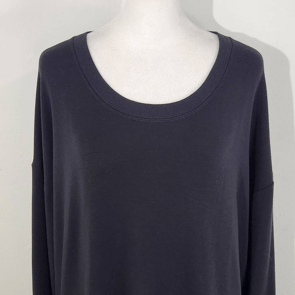 Athleta Black Long Sleeve Oversized Sweatshirt with Side Slits Size Medium