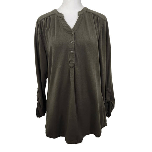 D&Co. Dark Green Knit Top Size Medium Olive Green Half-Button Top Green Blouse