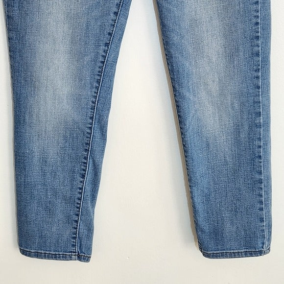 Levi’s Light Wash Boyfriend Capri Jeans Size 30