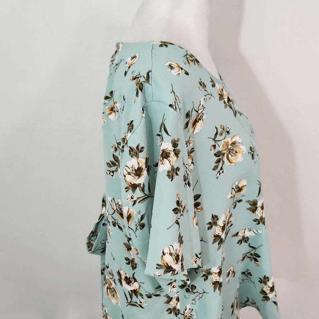 Green Floral Crop Top with Open Tie Back Size Large SHEIN Green Floral Top