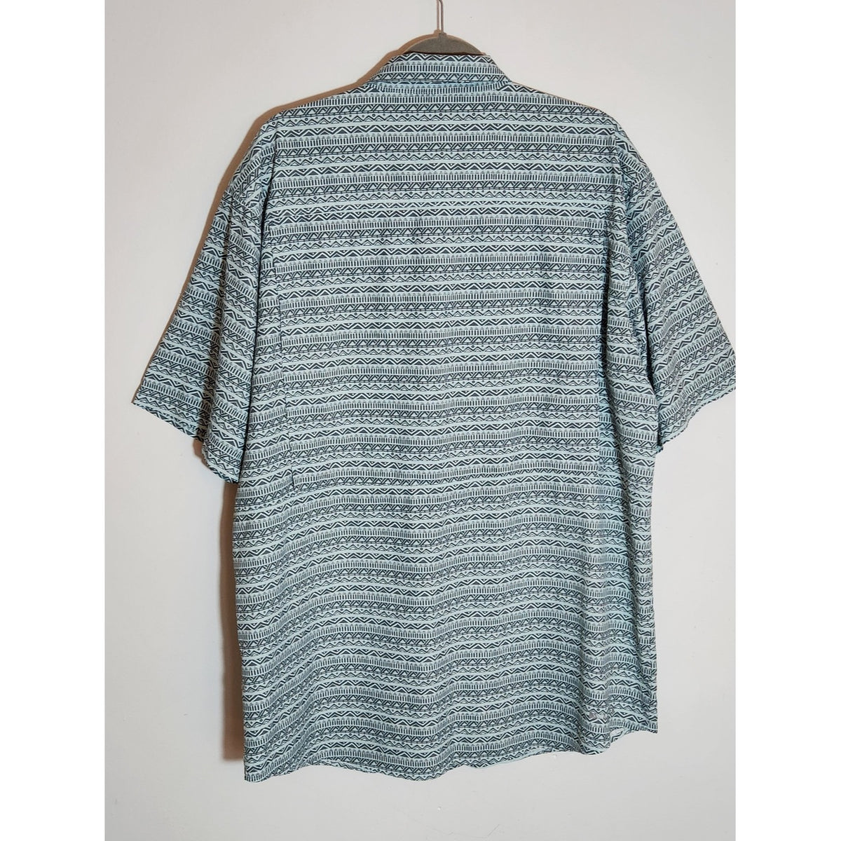 Ariat VentTEK Outbound Classic Fit Button Down Shirt in Fair Aqua Print Sz Large