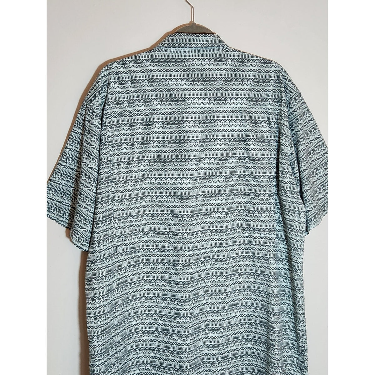 Ariat VentTEK Outbound Classic Fit Button Down Shirt in Fair Aqua Print Sz Large