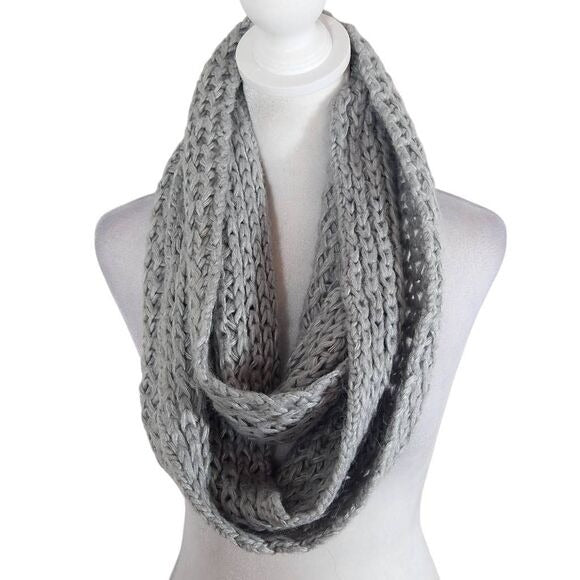 Aeropostale Gray Chunky Knit Scarf One Size Light Gray Knit Infinity Scarf