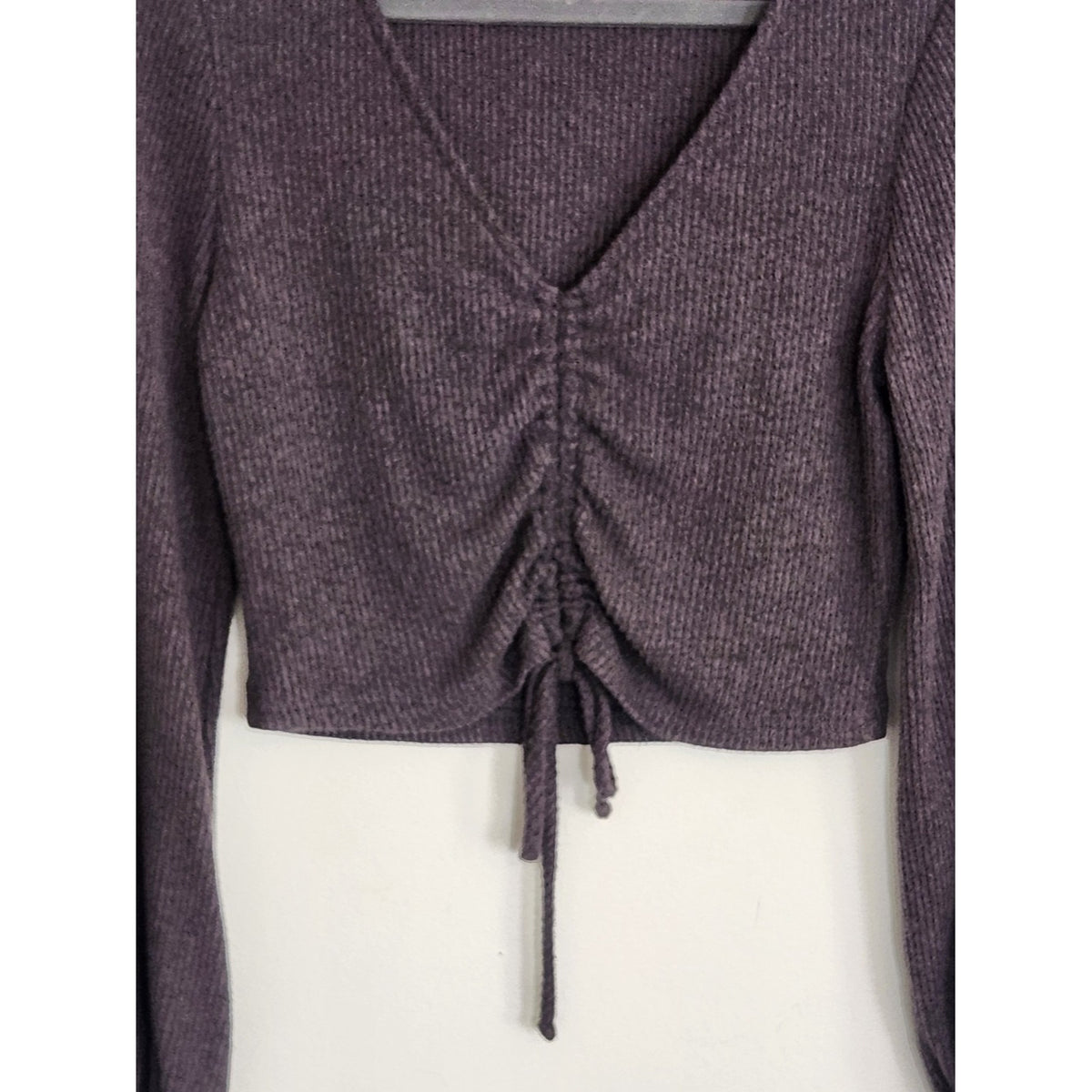 Altar'd State Gray Ribbed Knit V-Neck Crop Top Size Medium