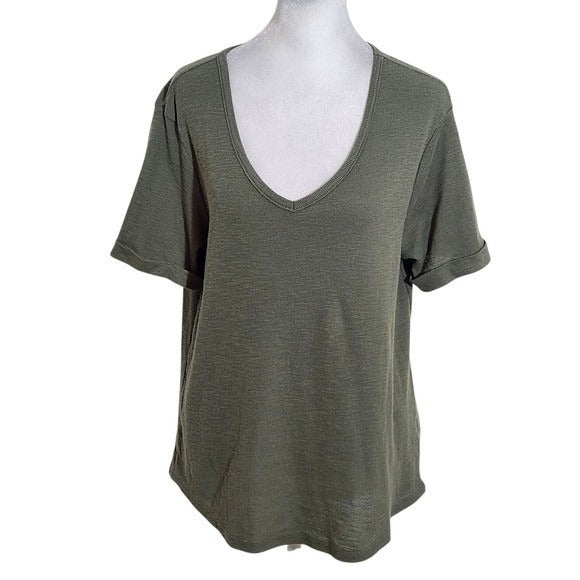 Kinesis Olive Green V-Neck Tee Size Medium Textured Green Top