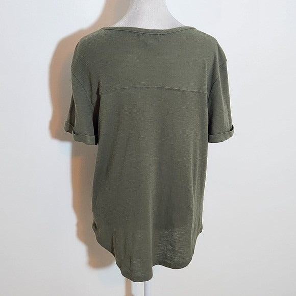 Kinesis Olive Green V-Neck Tee Size Medium Textured Green Top