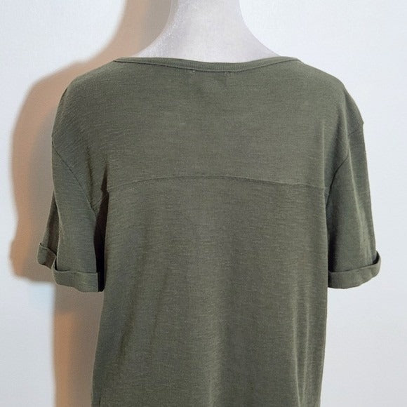 Kinesis Olive Green V-Neck Tee Size Medium Textured Green Top