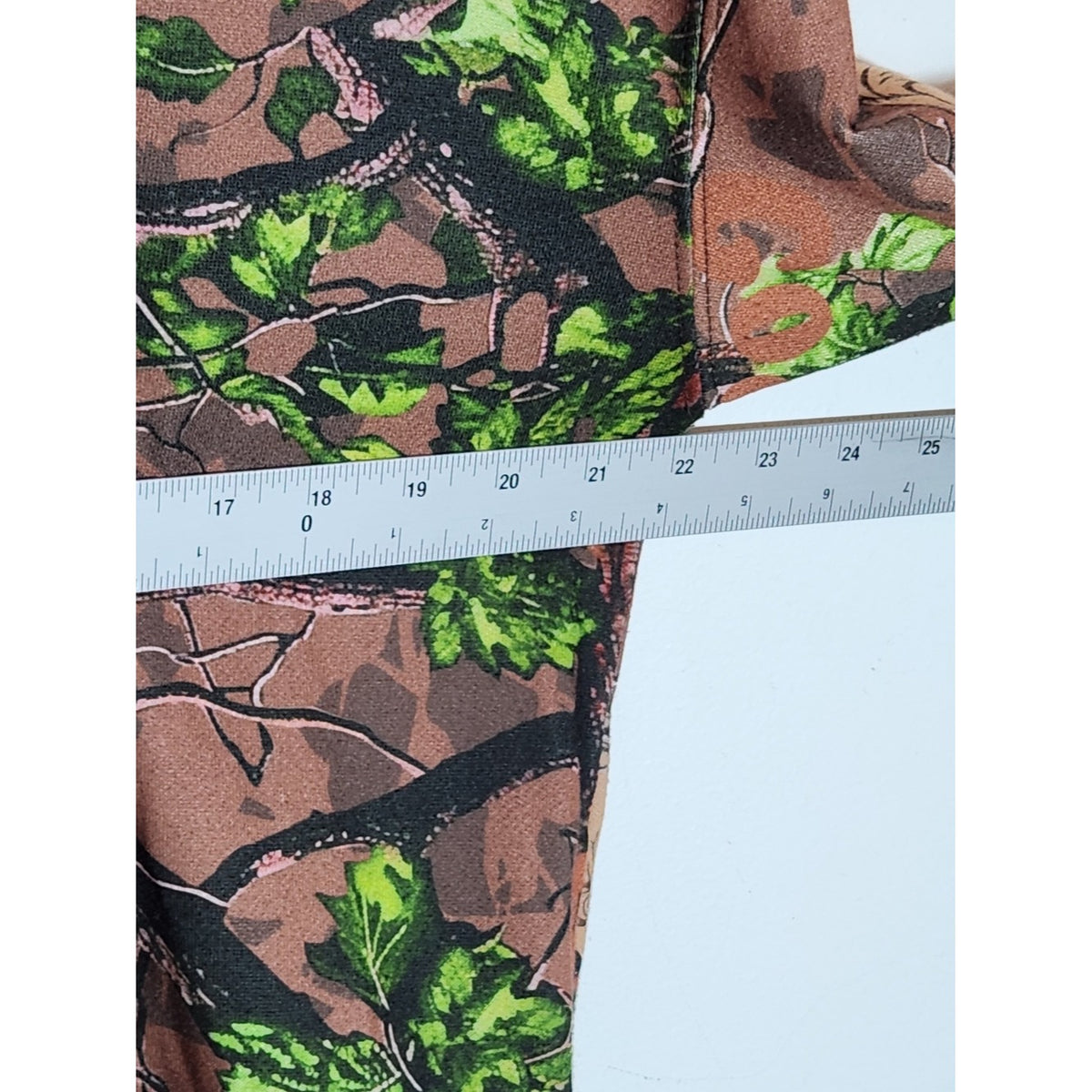Chucky Brown and Green Camo Pullover Hoodie with Drawstring Size Small