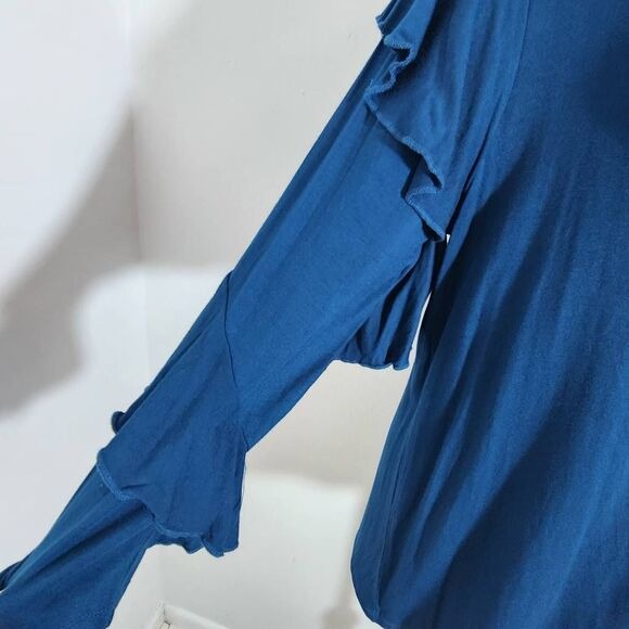 Liz Claiborne Blue Knit Top with Ruffle Sleeves Size Small, New