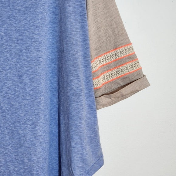 Easel Periwinkle Blue Raglan Tee Size Large