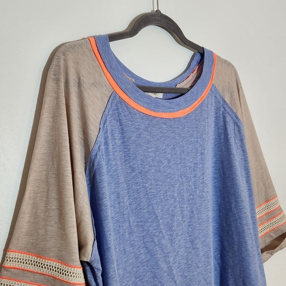 Easel Periwinkle Blue Raglan Tee Size Large