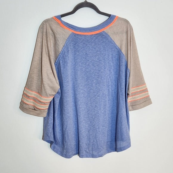 Easel Periwinkle Blue Raglan Tee Size Large