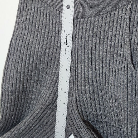 One Grey Day Heather Gray Ribbed Knit Pull On Cropped Pants Size Medium NWT