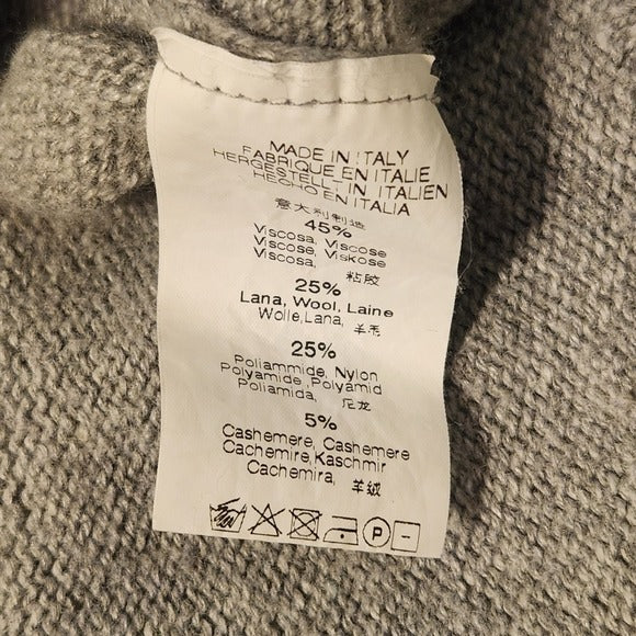 Brandy Melville V-Neck Gray Cropped Fuzzy Knit Sweater One Size