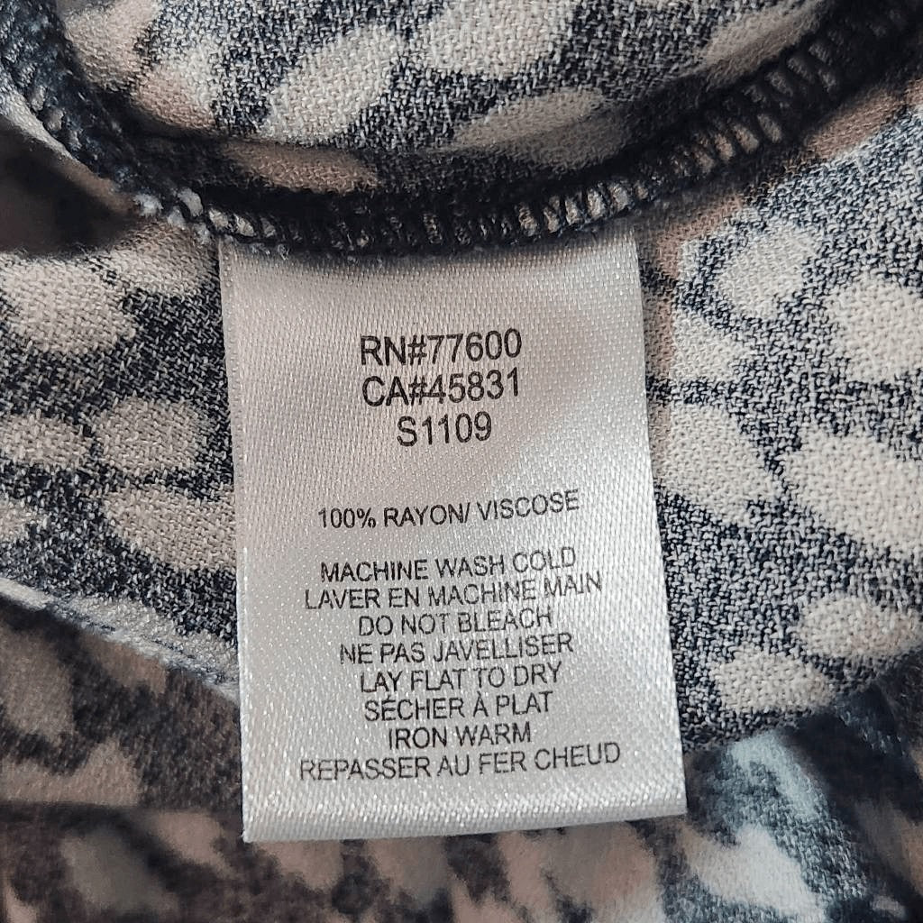 Saltwater Luxe Black and White Print Cropped Pull-on Pants Size Medium