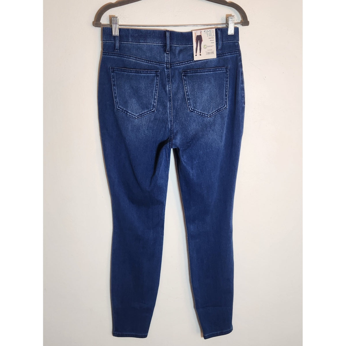 Time and Tru Medium Wash High-Rise Pull-On Stretch Jeggings NWT Size Medium