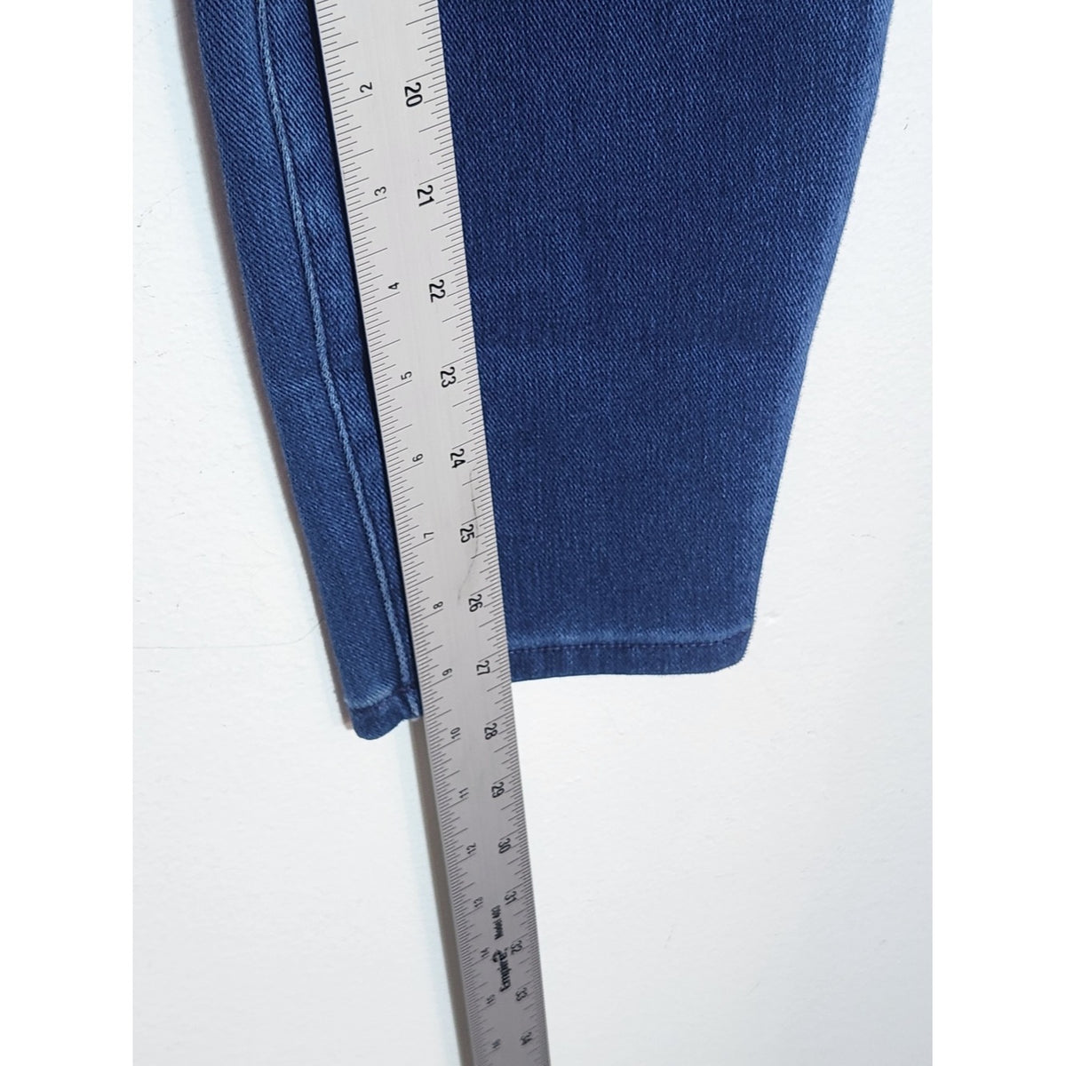 Time and Tru Medium Wash High-Rise Pull-On Stretch Jeggings NWT Size Medium