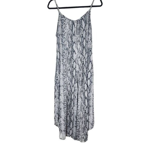 Entro Gray and Black Snakeskin Cropped Jumpsuit with Wide Legs Size Small