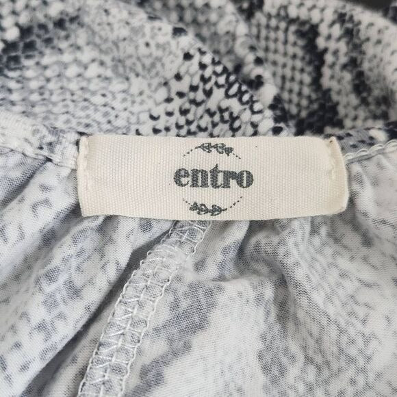 Entro Gray and Black Snakeskin Cropped Jumpsuit with Wide Legs Size Small