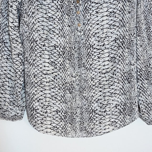 Investments Petites Black Snakeskin Print Blouse Size Petite Large NWT