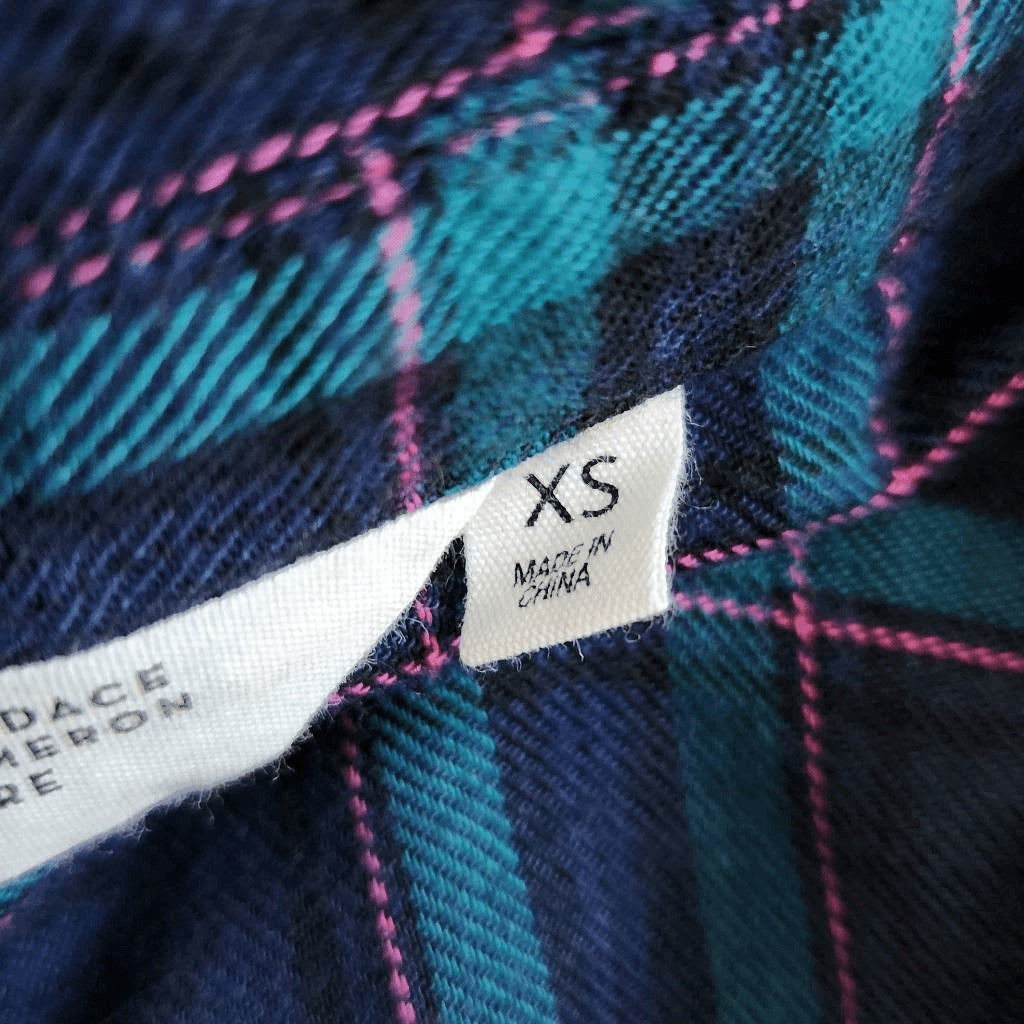 Candace Cameron Bure Navy Plaid Flannel Size XS Plaid Button Down Shirt