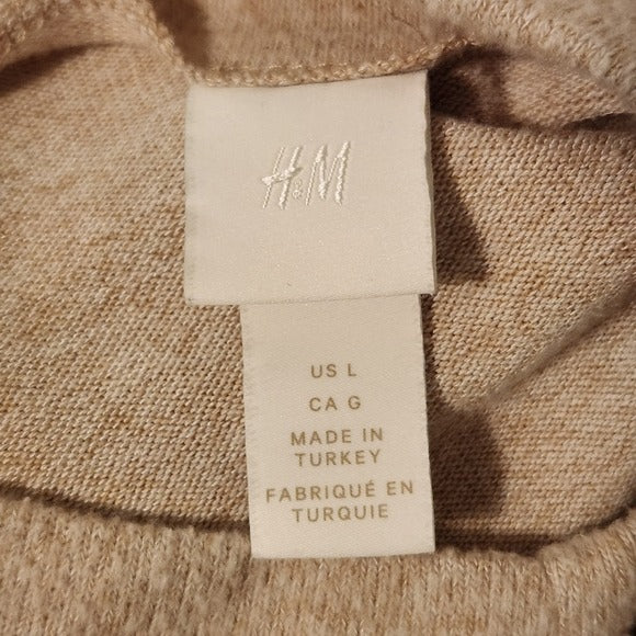 H&M Cream and Tan Fuzzy Knit Sweater Size Large