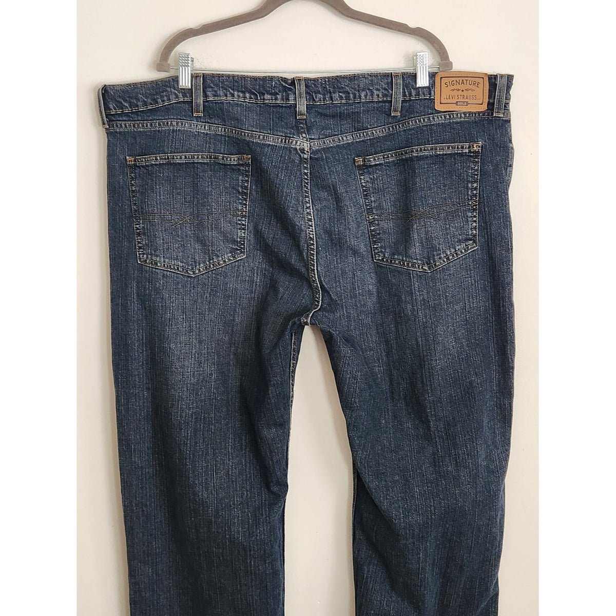 Levi's Relaxed Fit Dark Wash Jeans Size 48 x 32