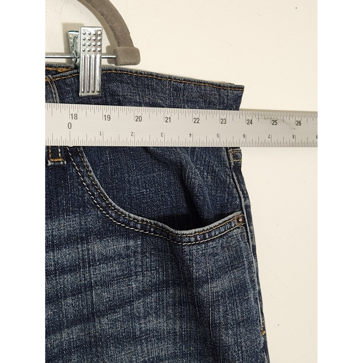 Levi's Relaxed Fit Dark Wash Jeans Size 48 x 32