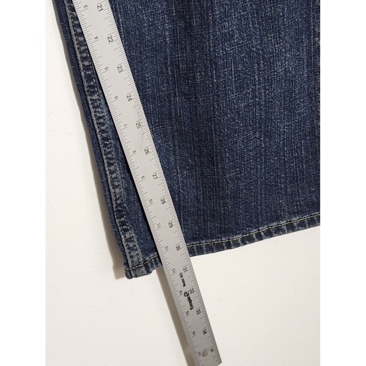 Levi's Relaxed Fit Dark Wash Jeans Size 48 x 32