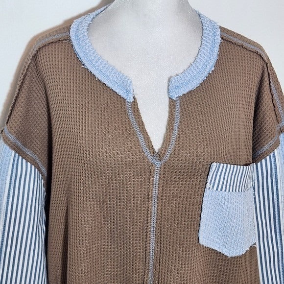 POL Brown and Blue Oversized Distressed Waffle Knit Top Size Large