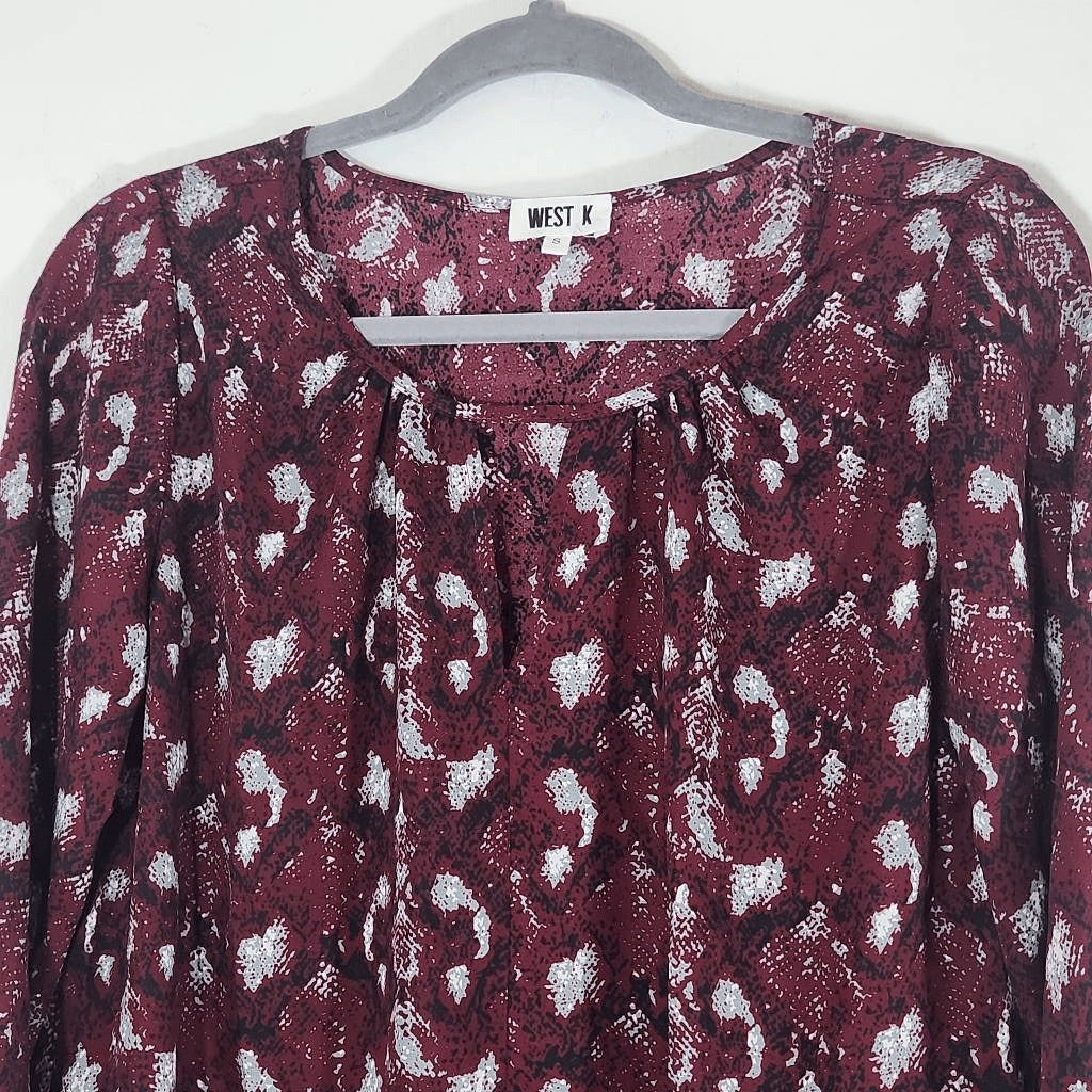 West K Oxblood Snakeskin Print Blouse Size Small NWOT Burgundy Snakeskin Top