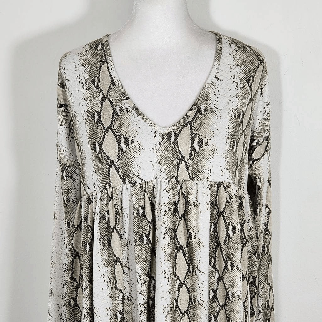 White Birch Snakeskin Babydoll Tunic Size Small Snakeskin Print Knit Top