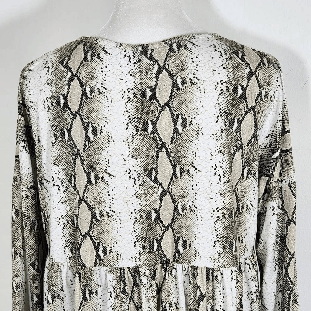 White Birch Snakeskin Babydoll Tunic Size Small Snakeskin Print Knit Top