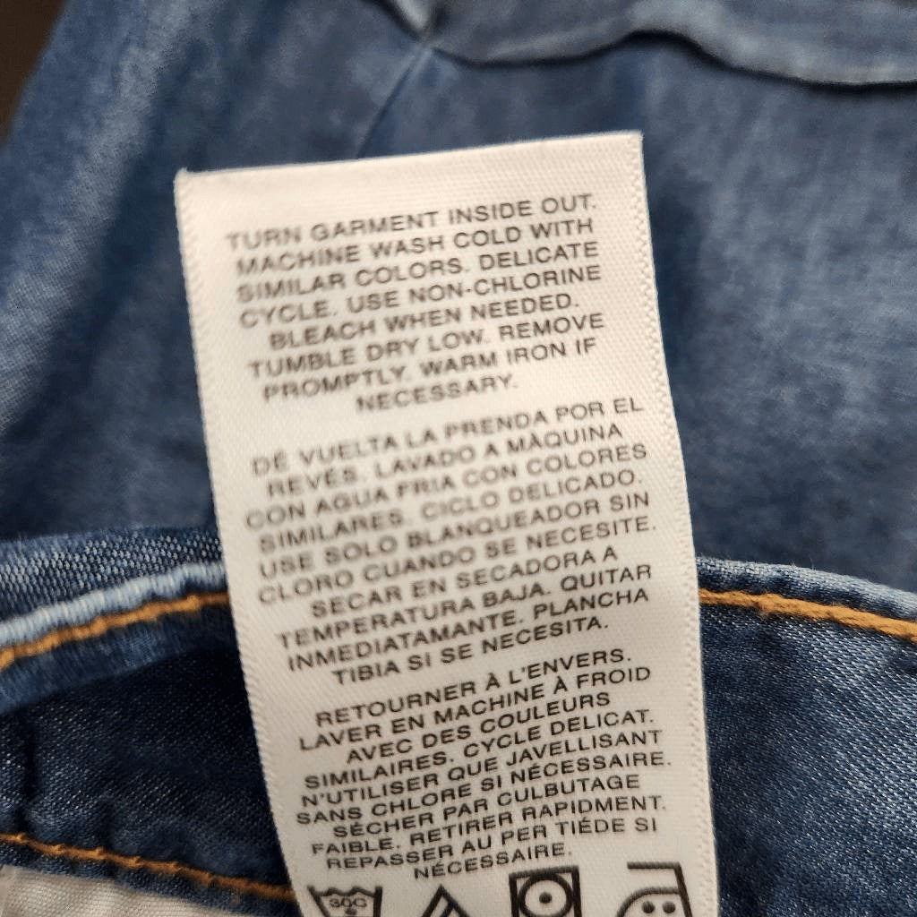 Kensie Chambray Shorts with Tie at Waist NWT Size 2 Lightweight Jean Shorts