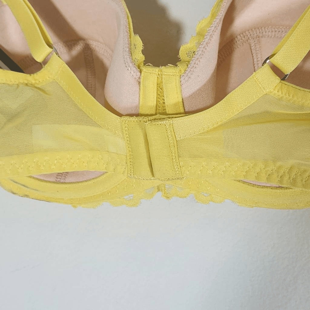 Frederick's of Hollywood Butter Yellow Balconette Bra Size 32D NWT Lingerie Show