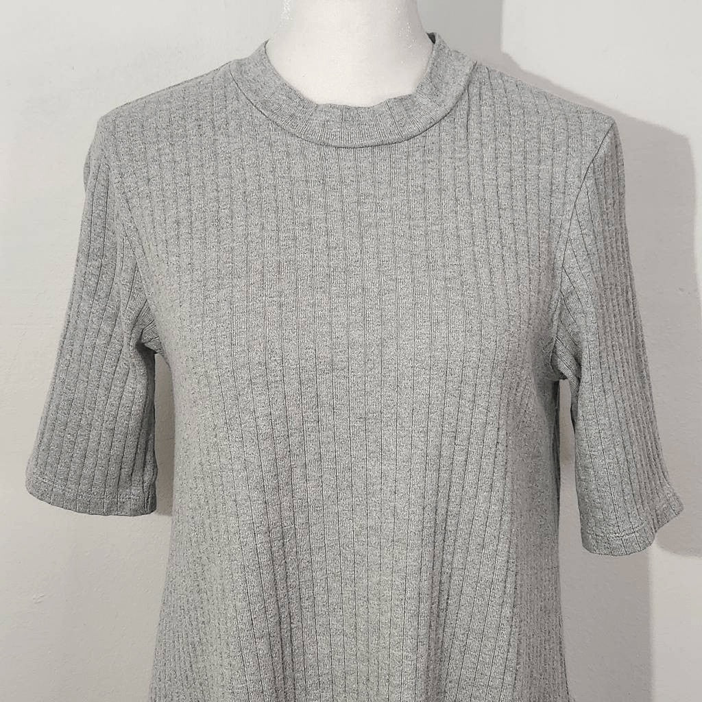 Uniqlo Gray Mock Turtleneck Ribbed Knit Dress Size Medium Gray Mini Dress